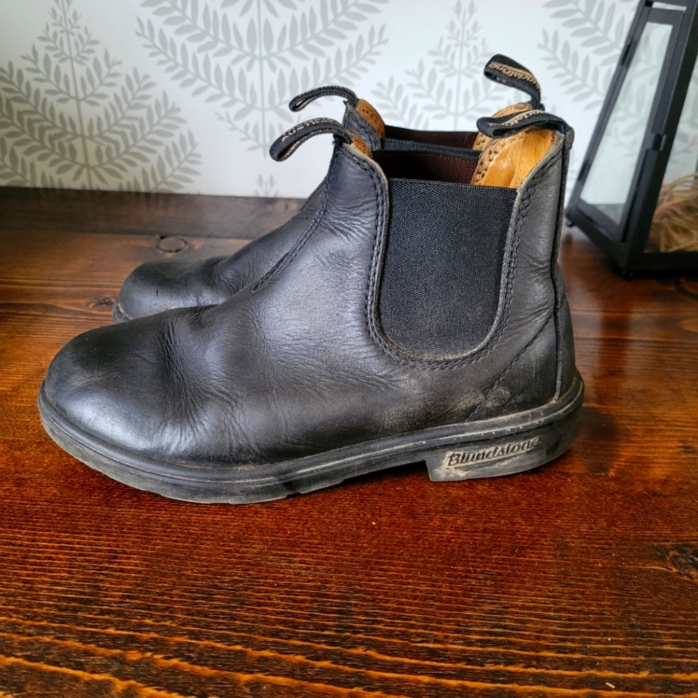 Size 2 Blundstone Boots